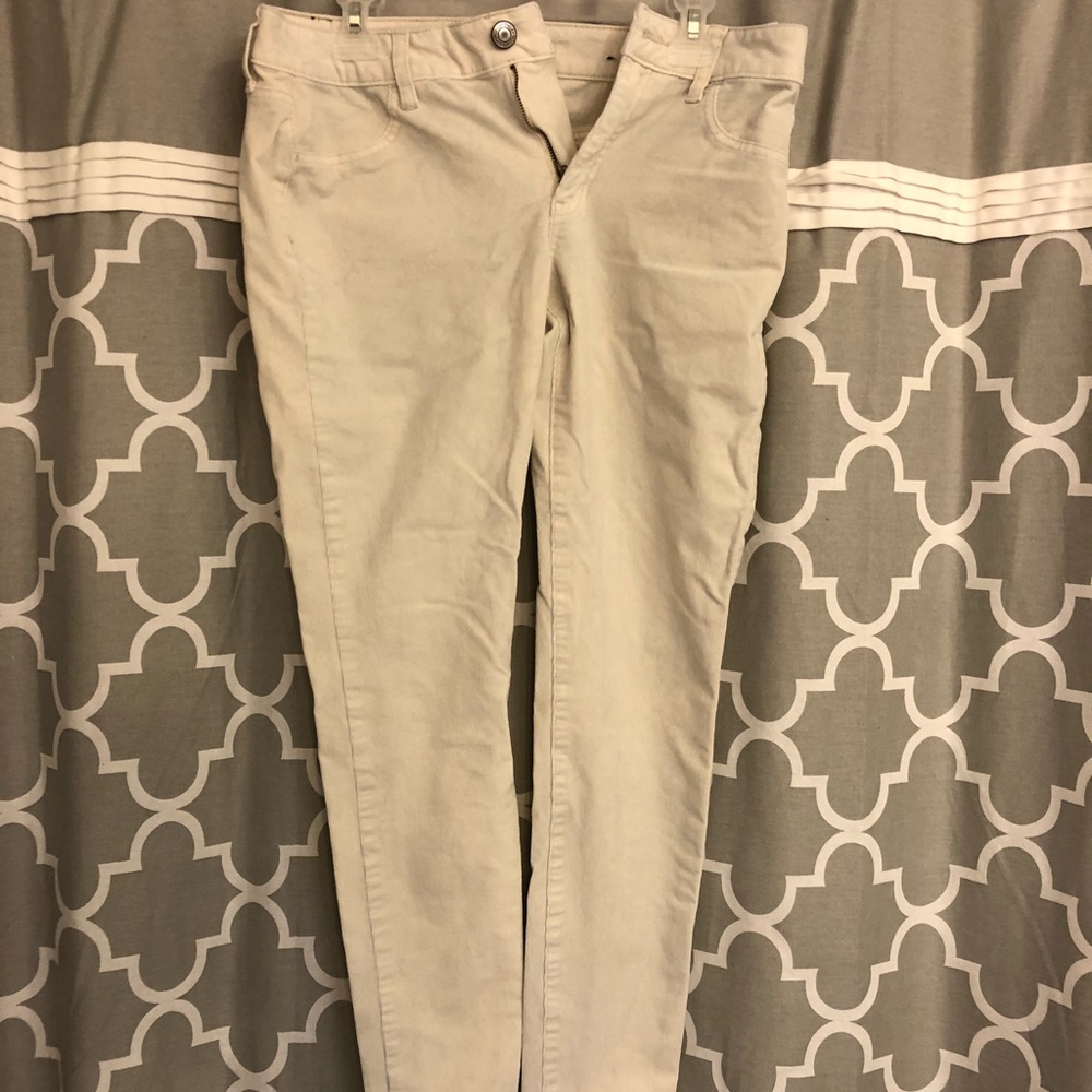 American Eagle cream corduroy pants
